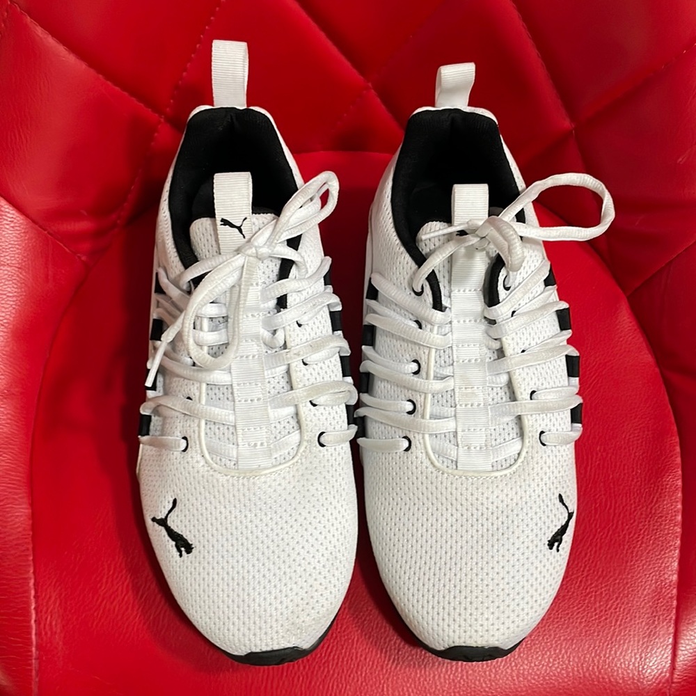 Puma Unisex- Axelion Mesh Running Shoe Size 6c - image 2